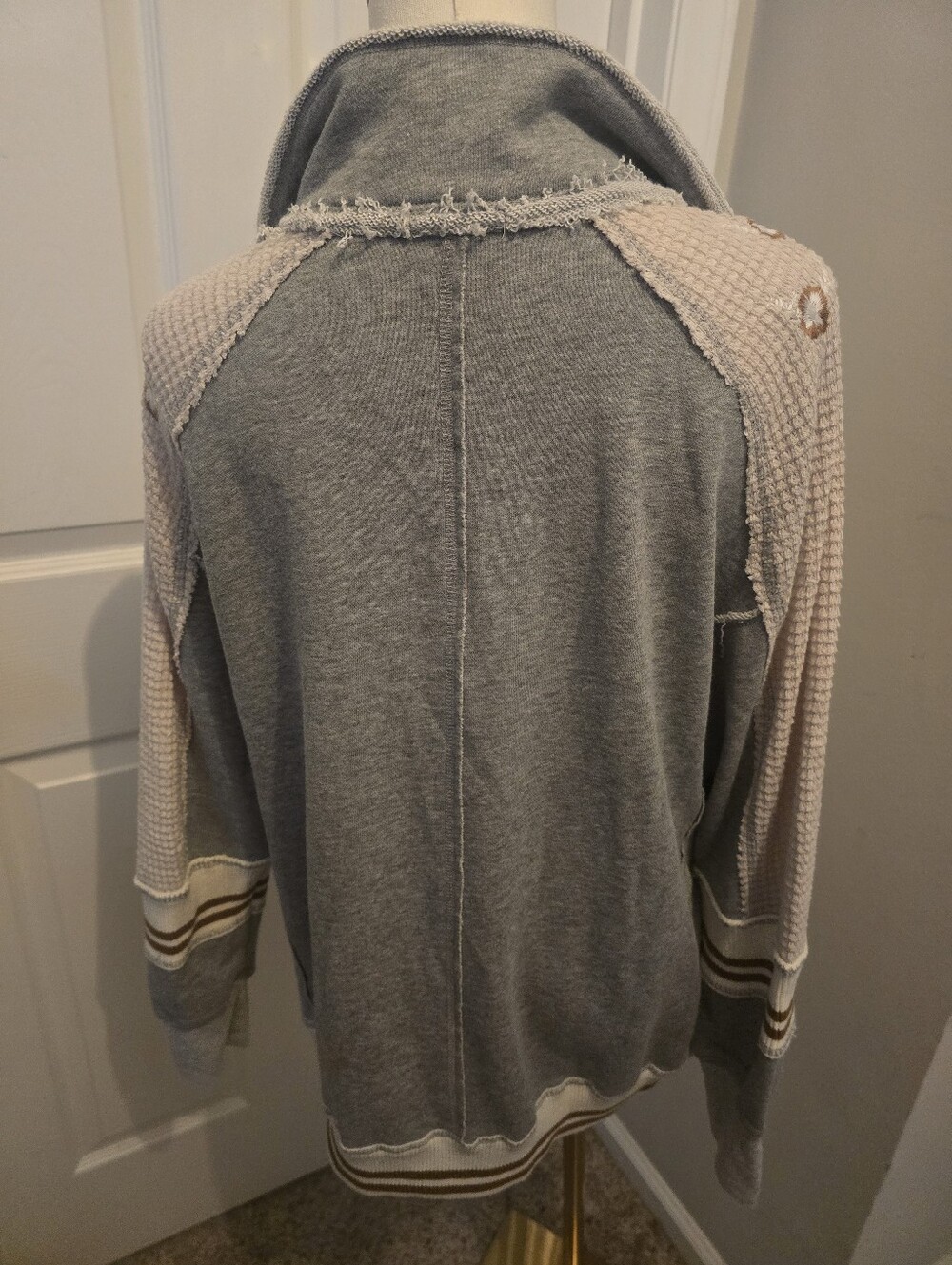 Gimmicks by BKE Gray Sweatshirt with Waffle Sleeves & Beaded Embroidery - Picture 2 of 11